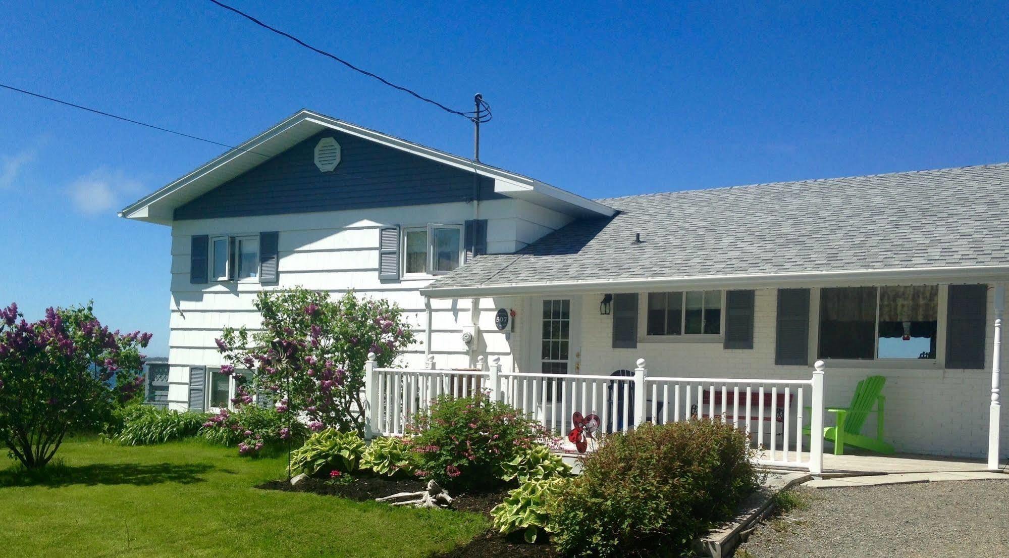 Gillies By The Sea Apartment And Suite Port Hood Exterior photo